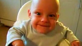 Малыш в умилении - смотреть видео (0:44)