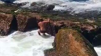 Когда волны застали врасплох - смотреть видео (0:59)