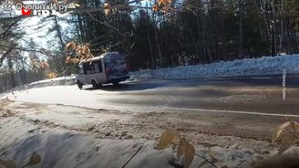 К чему приводит незаметная неровность на дороге - смотреть видео (1:10)