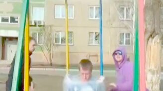 Дворовые космонавты - смотреть видео (0:15)