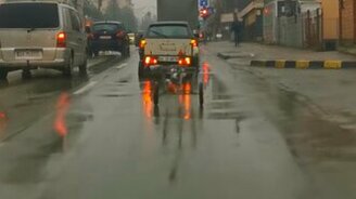 Опасная перевозка тележки - смотреть видео (0:12)