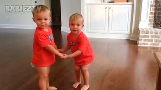 Весёлые казусы с двойняшками - смотреть видео (14:36)