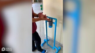 Обеззараживание без прикосновений - смотреть видео (0:28)