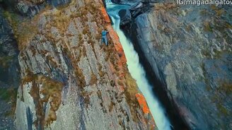 Соединился с природой - смотреть видео (0:34)