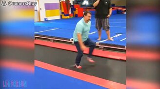 Люди, которых победила гравитация - смотреть видео (10:12)