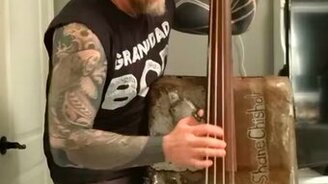 Экспериментальная бас-гитара - смотреть видео (1:06)