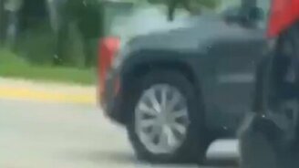 Трудности езды на миникаре - смотреть видео (0:15)