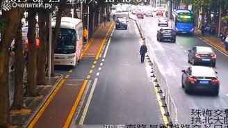 21 момент, пойманный на камеру видеонаблюдения - смотреть видео (10:01)