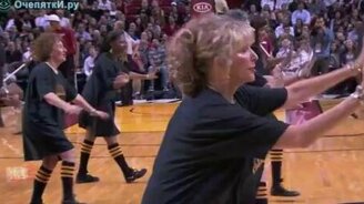 Во главе с бананом - смотреть видео (2:06)