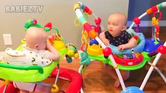 Падения и курьёзы с двойняшками - смотреть видео (10:59)