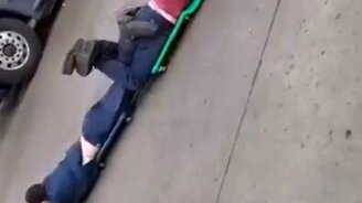 Аттракцион в ремонтном цехе - смотреть видео (0:22)