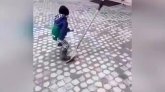 Мальчик против лопаты - смотреть видео (0:30)