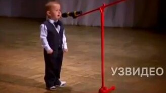 Малыш перед микрофоном - смотреть видео (0:59)