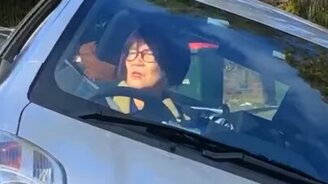 Это она припарковалась? - смотреть видео (0:10)