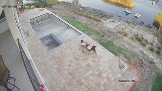 Залетел на гидроцикле на сушу - смотреть видео (0:18)