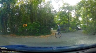 Парень на уницикле - смотреть видео (0:31)