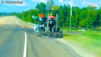 На воздушной подушке по асфальту - смотреть видео (0:43)