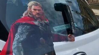 Весёлый дворник для заднего стекла - смотреть видео (0:08)