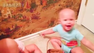 "Смешинки" с близнецами и двойняшками - смотреть видео (14:44)