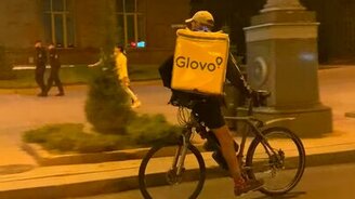 Езда на велике задом наперёд - смотреть видео (0:10)