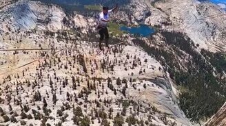 Экстремальное хождение по стропе - смотреть видео (0:49)