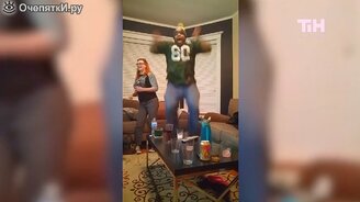 Ура, футболисты выиграли! - смотреть видео (3:01)