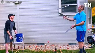 Рекордное опасное жонглирование - смотреть видео (3:08)