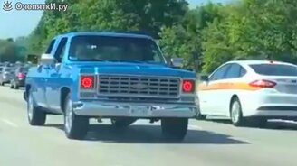 Удивительные дорожные моменты - смотреть видео (9:28)