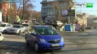 Парковка посреди дороги - смотреть видео (0:49)