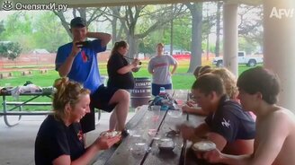 Падать лучше вместе - смотреть видео (7:50)