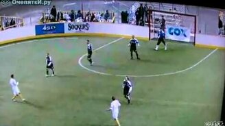 Заехал по голове мячом - смотреть видео (0:31)