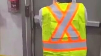 Когда уйти с работы не даёт ветер - смотреть видео (0:12)