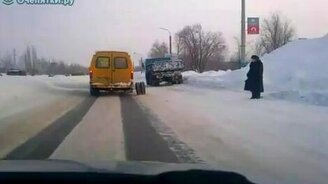 Шину видно, колеса нет - смотреть видео (0:27)