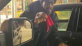 Фокус с солью - смотреть видео (0:51)