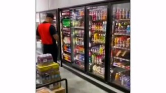 Разыграл друга на работе - смотреть видео (0:23)