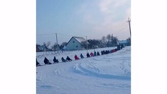 Массовые деревенские катания - смотреть видео (0:27)