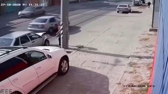 Починил авто на месте ДТП - смотреть видео (0:15)