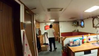 Как я хожу во время качки на судне - смотреть видео (0:21)