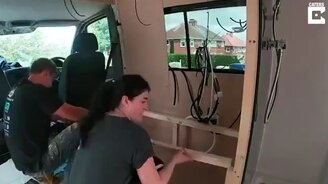 Превращение фургона в автодом - смотреть видео (4:13)