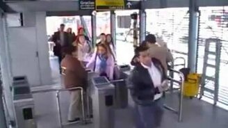 Отомстил женщине - смотреть видео (0:16)