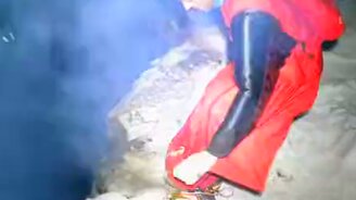 Прыжок в чёрную бездну - смотреть видео (1:00)