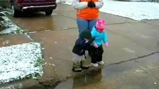 Нырнул в лужу - смотреть видео (0:38)