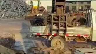 Может, это игрушечный мир? - смотреть видео (0:15)