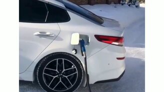 Жена приехала с заправки - смотреть видео (0:17)