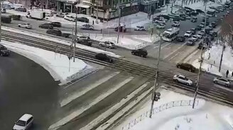 Когда отвлеклись от дороги - смотреть видео (0:24)