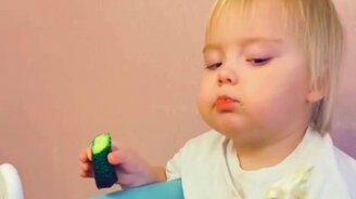 Обиделась девочка - смотреть видео (0:10)