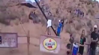 Экстрим на велосипеде по гребню скалы - смотреть видео (1:36)