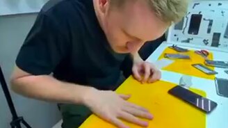 Каково быть мастером по ремонту - смотреть видео (1:00)