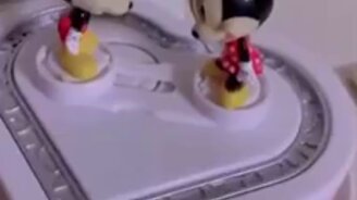 Когда теряют головы от любви - смотреть видео (0:16)