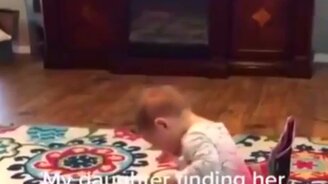 Дочка садится на стул - смотреть видео (0:30)